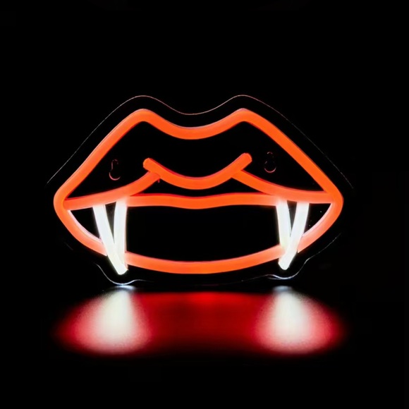 Halloween Vampire Fangs LED neon wall light - Picture 1 of 9